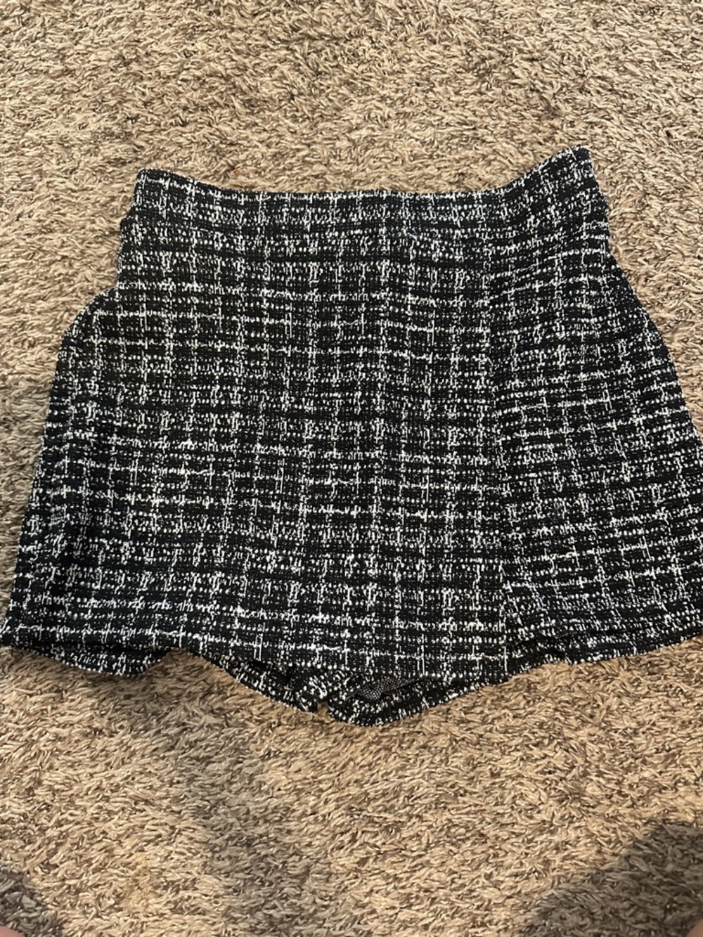 NWT thirty thirty black and white skort 5